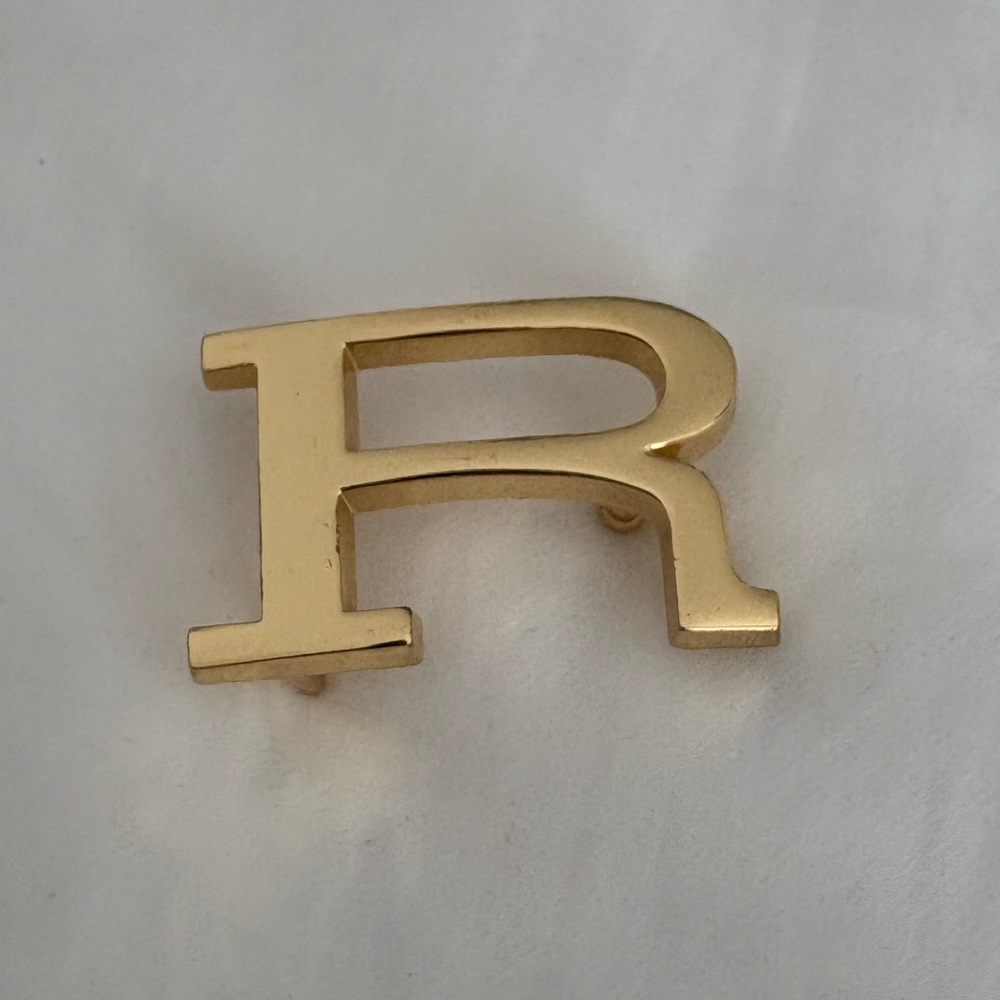 C. Wonder Gold Initial 'R' Belt Buckle